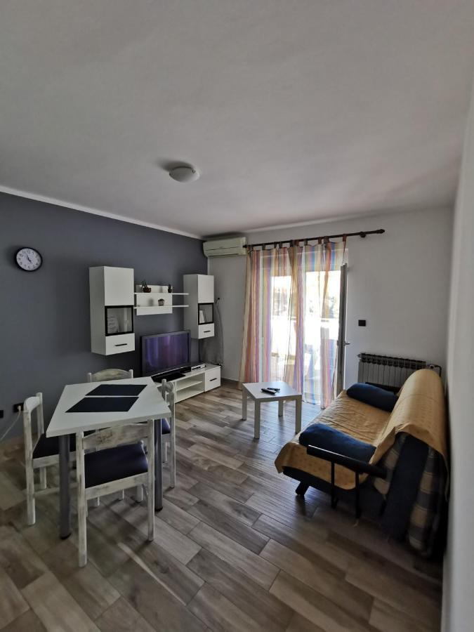 Apartment Martina Banjol Kültér fotó