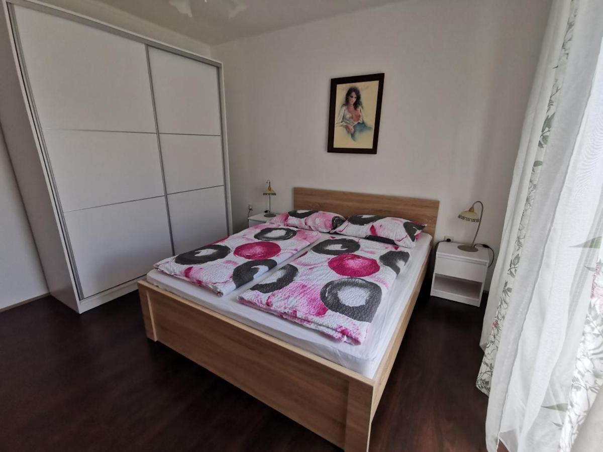 Apartment Martina Banjol Kültér fotó
