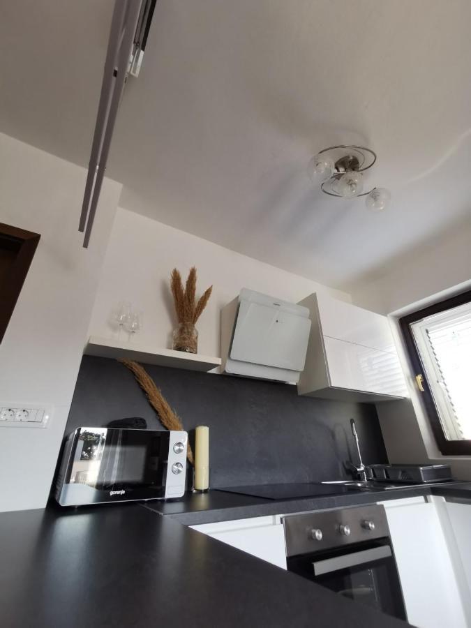 Apartment Martina Banjol Kültér fotó