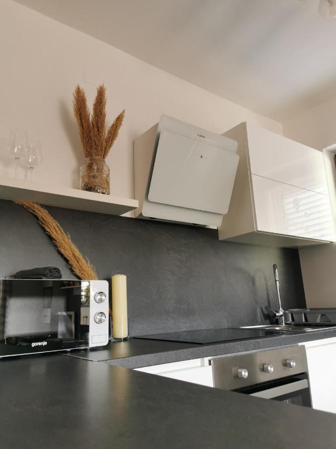 Apartment Martina Banjol Kültér fotó