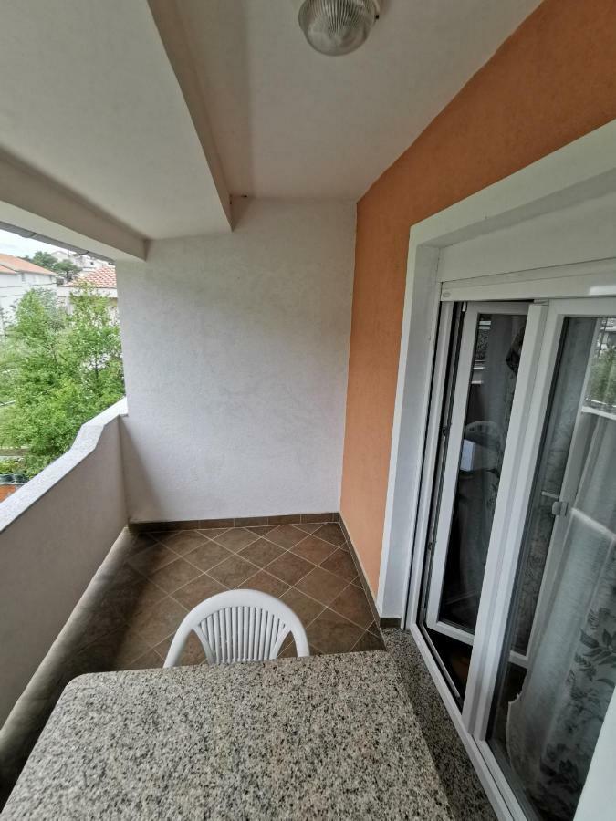 Apartment Martina Banjol Kültér fotó