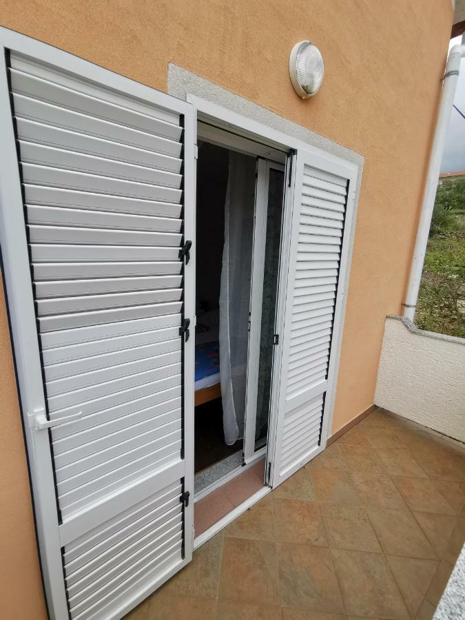 Apartment Martina Banjol Kültér fotó