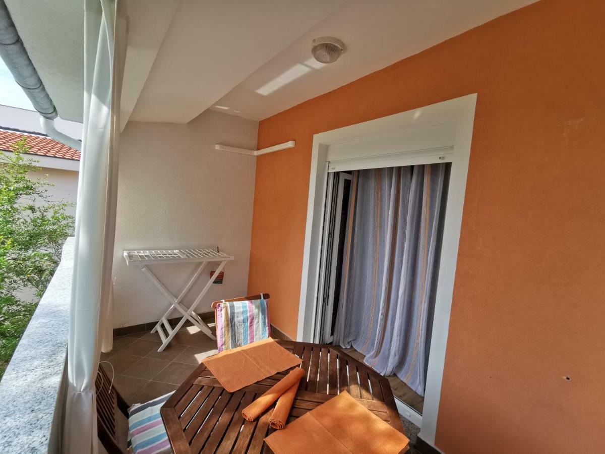 Apartment Martina Banjol Kültér fotó