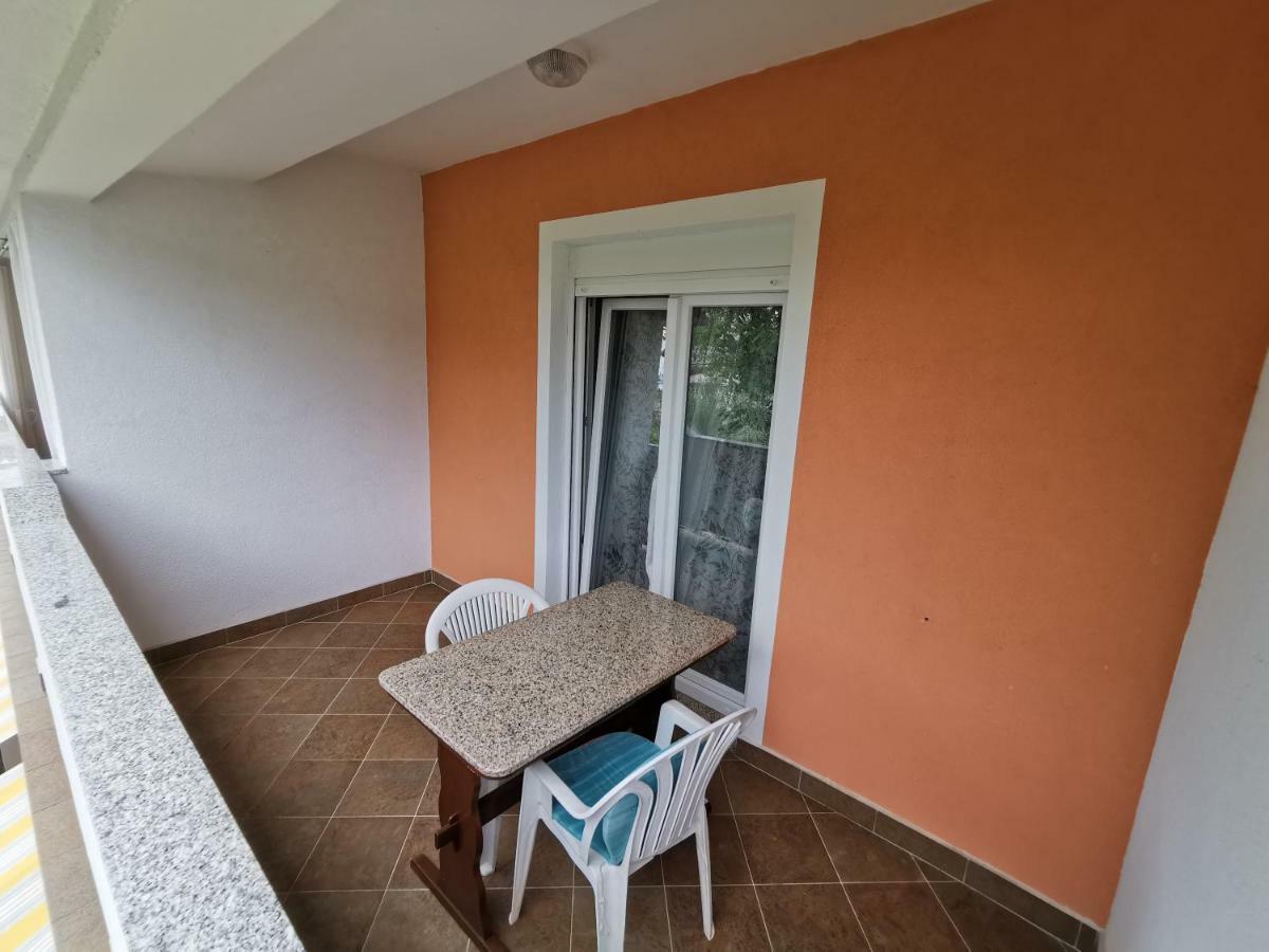 Apartment Martina Banjol Kültér fotó